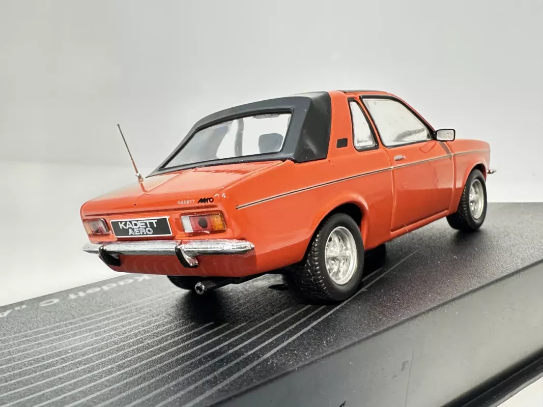 Opel Kadett C Aero 1976-1978 1:43 Eaglemoss - , namai ir interjeras 5
