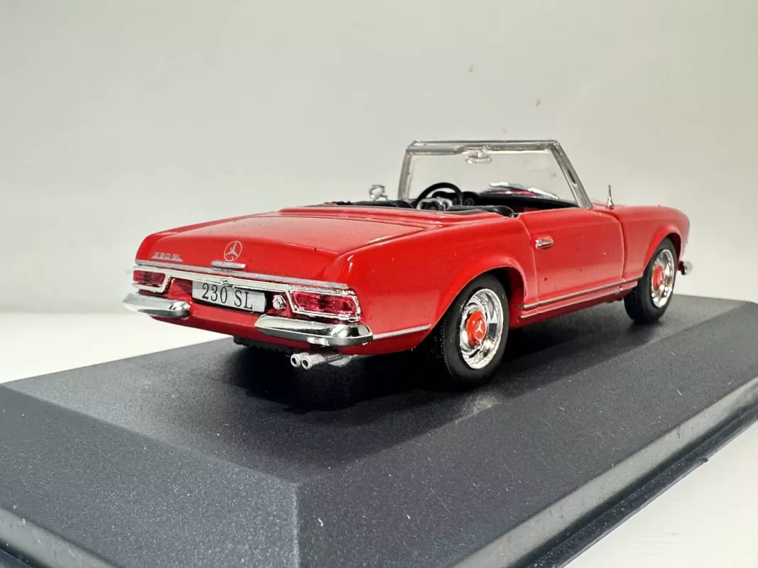 Mercedes-Benz 230 SL Roadster raudonas 1963 1:43 De Agostini Deutschland +žurnalas - , namai ir interjeras 6