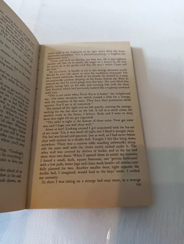 Selected to live - Johanna-Ruth Dobschiner, knyga 3