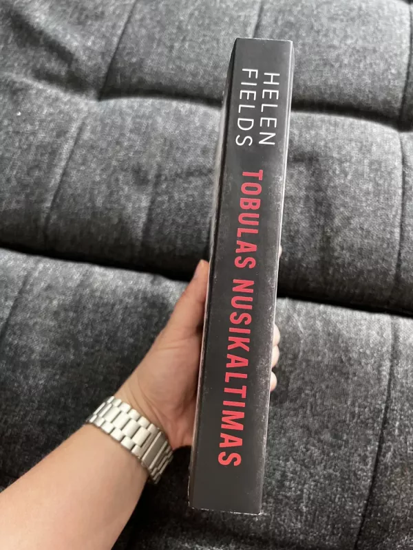 Tobulas nusikaltimas - Helen Fields, knyga 4