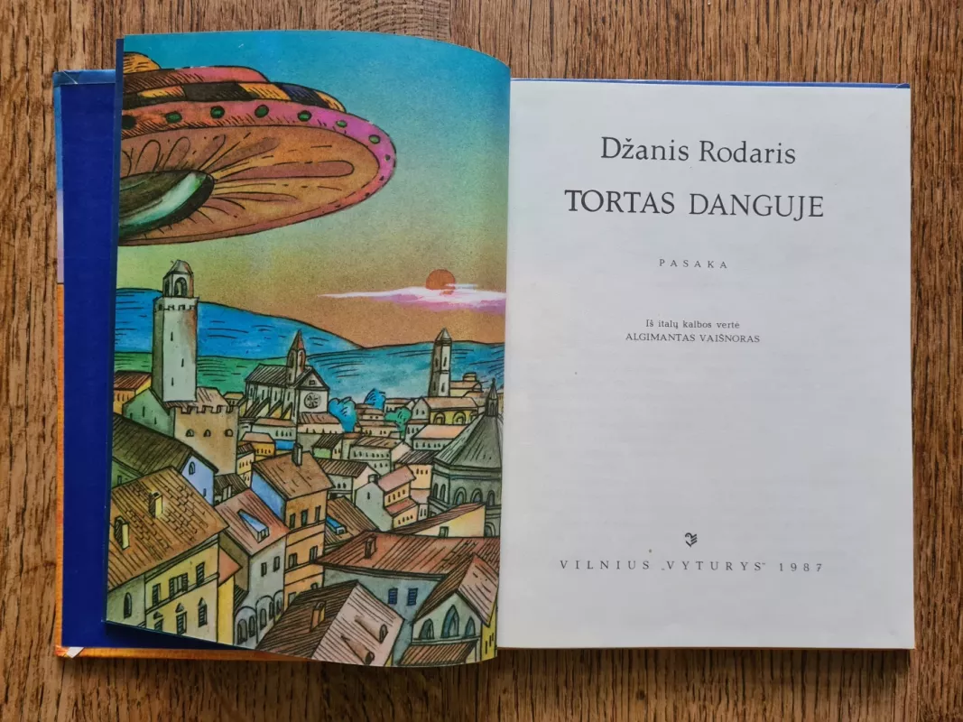 Tortas danguje - Džanis Rodaris, knyga 3