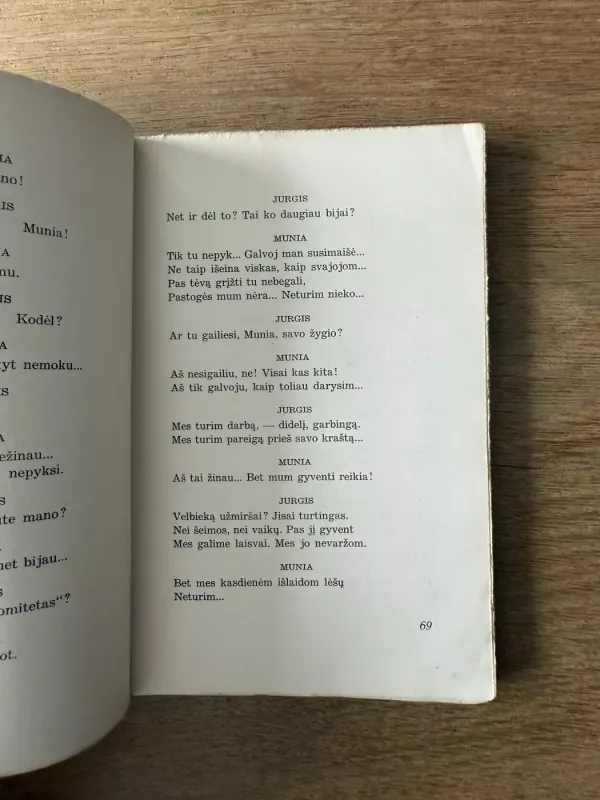 Baisioji naktis - Balys Sruoga, knyga 6