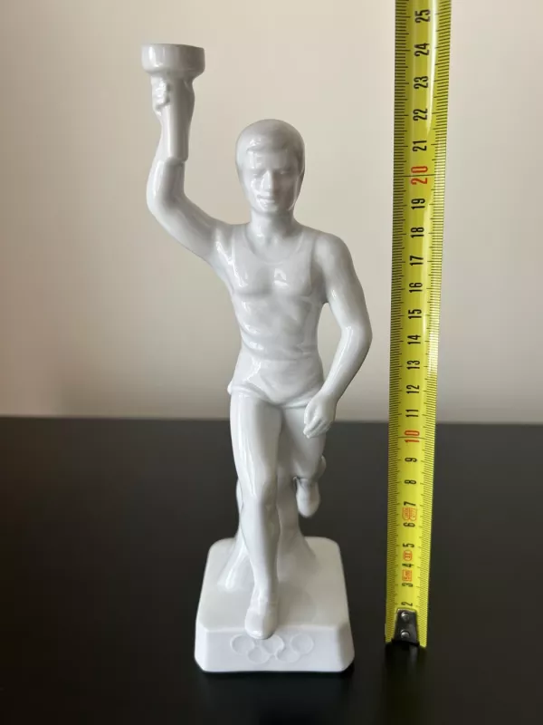 Olimpinės ugnies nešėjas bėgikas - , namai ir interjeras 6