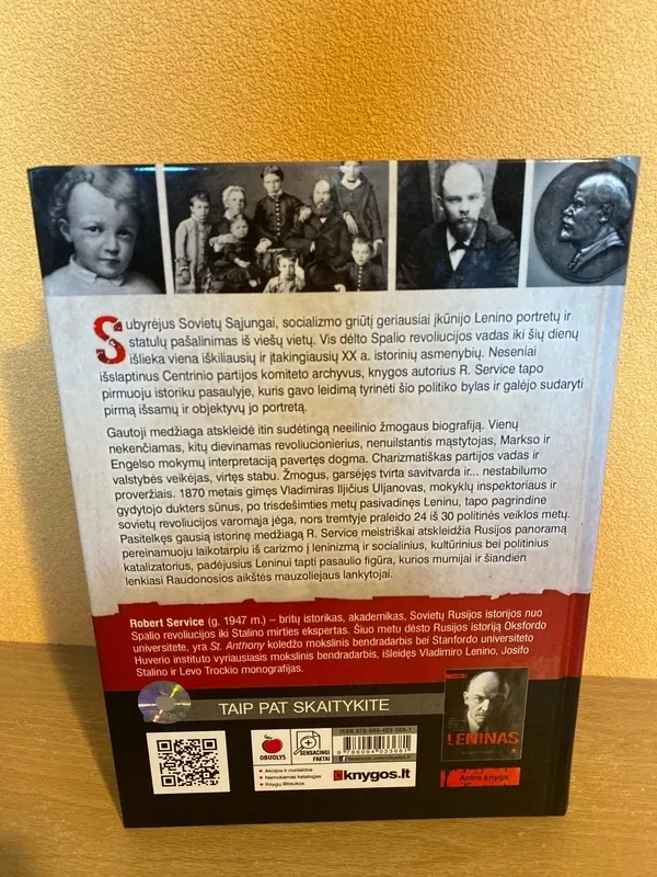 Leninas - Robert Service, knyga 3