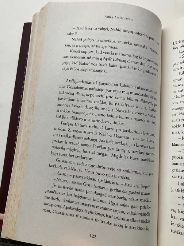 Gėlių kraujas - Anita Amirrezvani, knyga 4