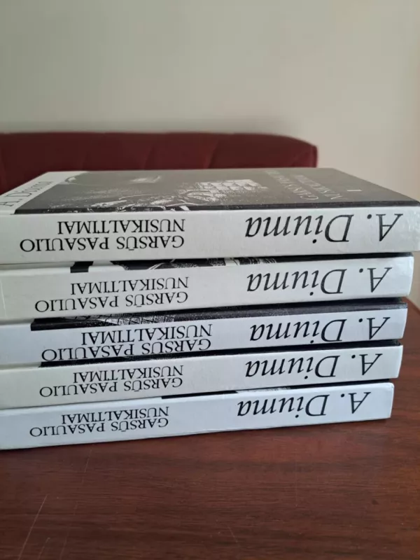 Garsūs pasaulio nusikaltimai (5 dalys) - Aleksandras Diuma, knyga 4