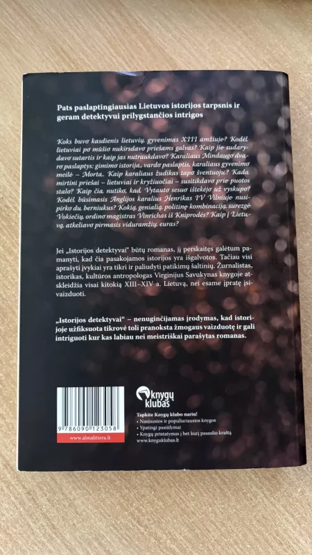 Istorijos detektyvai. Viduramžiai. Nuo galvų kapojimo iki meilės intrigų - Virginijus Savukynas, knyga 3