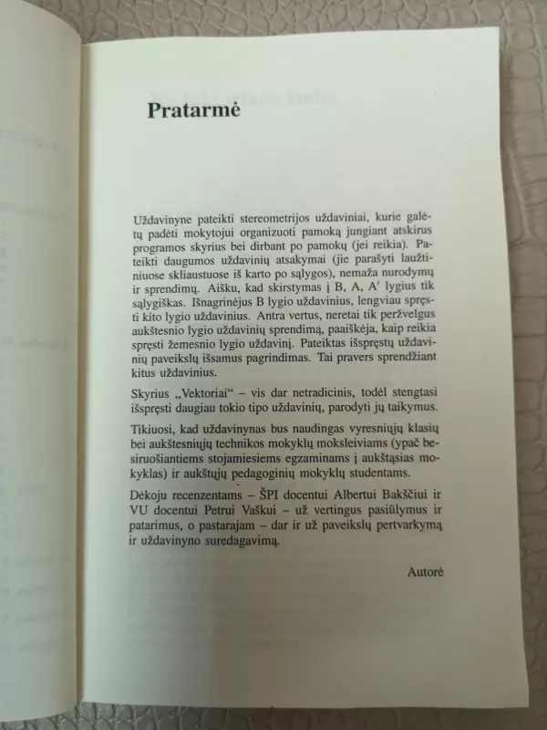 Stereometrijos uždavinynas 10 -12 klasėms - Petrė Grebeničenkaitė, knyga 6