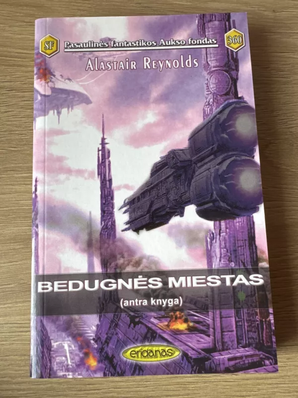 Bedugnės miestas (2 dalis) - Alastair Reynolds, knyga 2