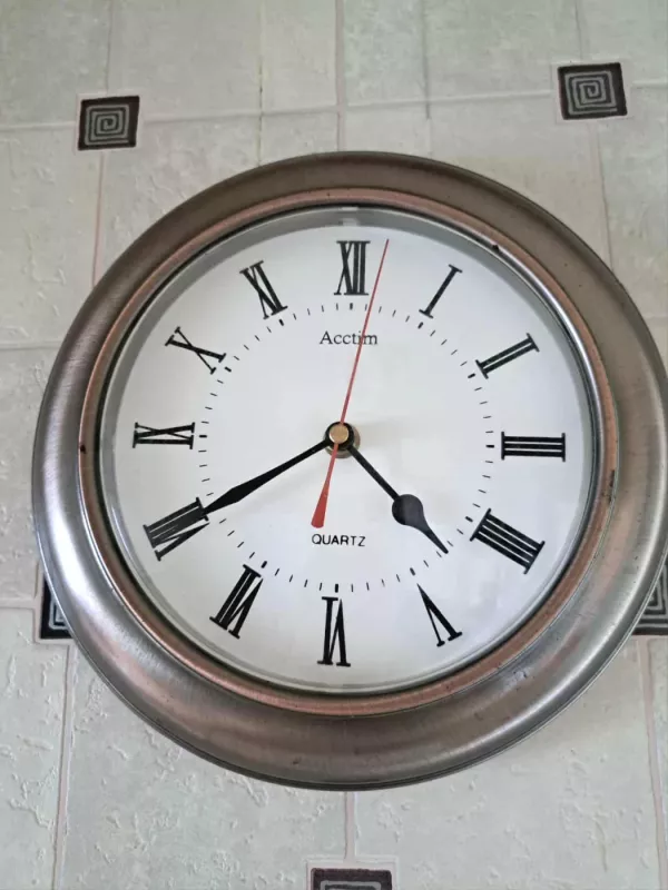 Sieninis laikrodis - , namai ir interjeras