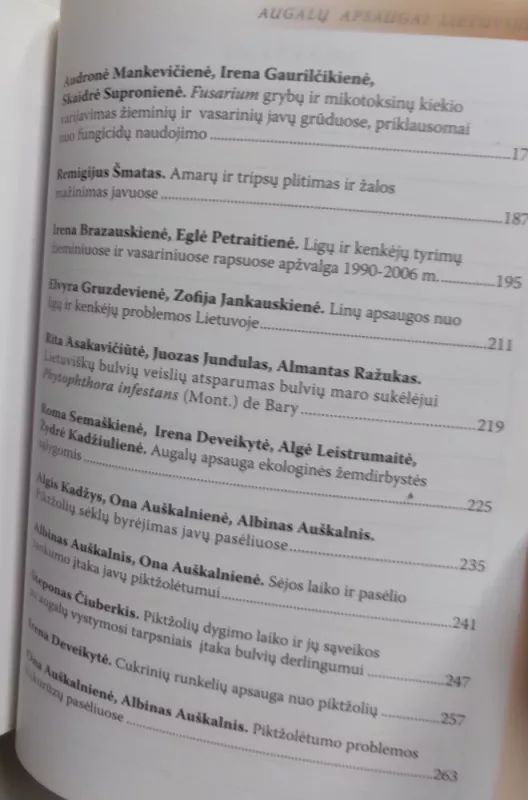 Šių dienų augalų apsauga mokslo ir agroverslo kontekste - Sudarė Roma Semaškienė, Irena Brazauskienė, knyga 4