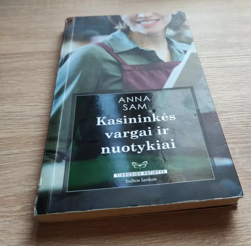 Kasininkės vargai ir nuotykiai - Anna Sam, knyga 4