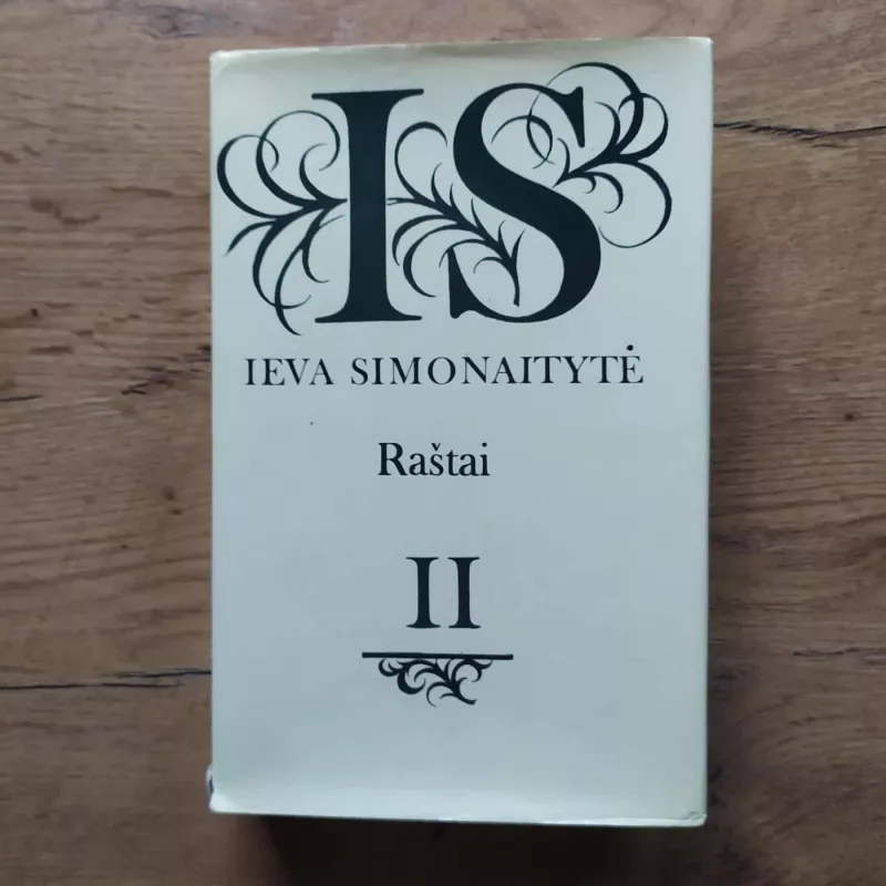 Pavasarių audroj / Be tėvo / Pikčiurnienė - Ieva Simonaitytė, knyga 2