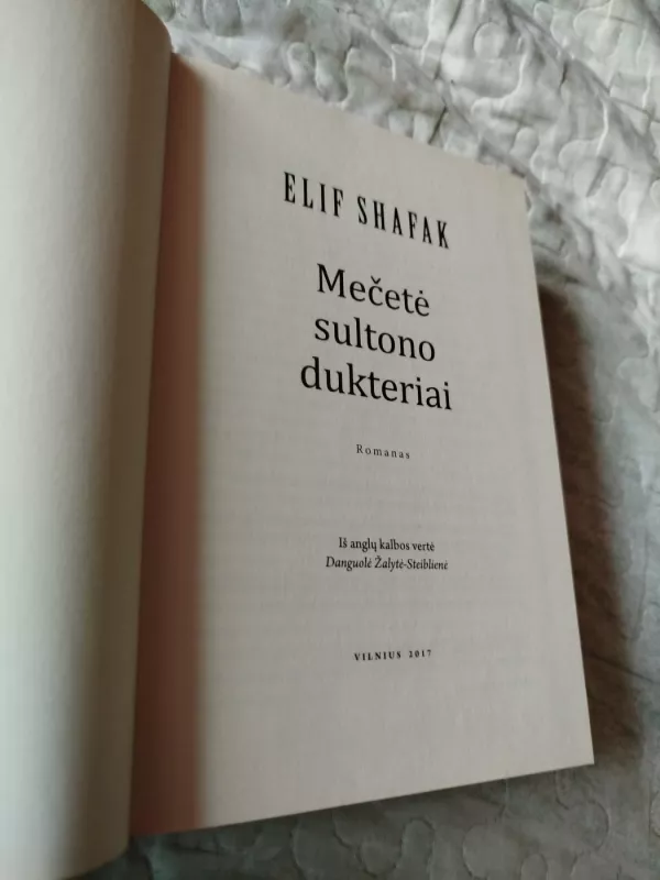 Mečetė sultono dukteriai - Elif Shafak, knyga 3