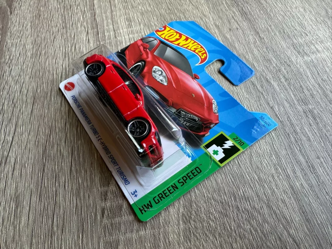 Porsche Panamera Turbo S E-Hybrid Sport Turismo Hot Wheels - , namai ir interjeras 4