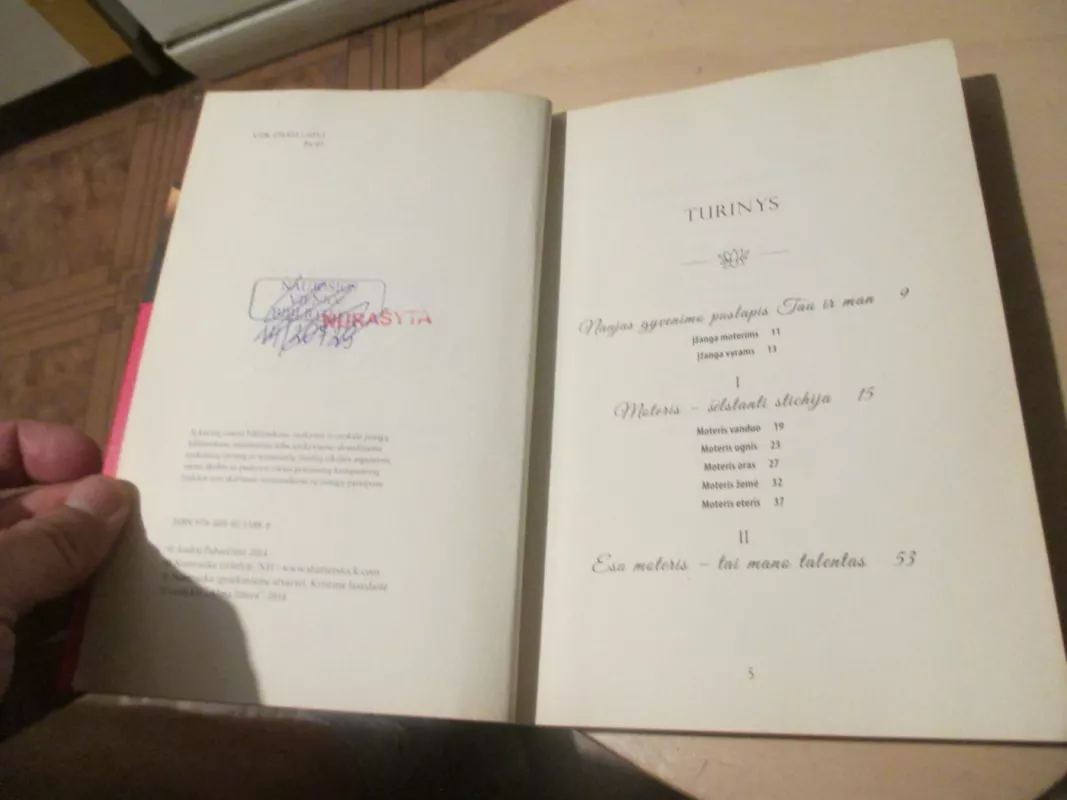 Moters magijos mokykla - Pabarčiūtė Andrė, knyga 6