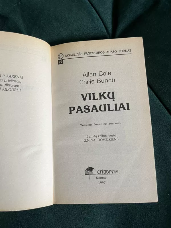 Vilkų pasauliai - Alan Cole, Chris  Bunch, knyga 2