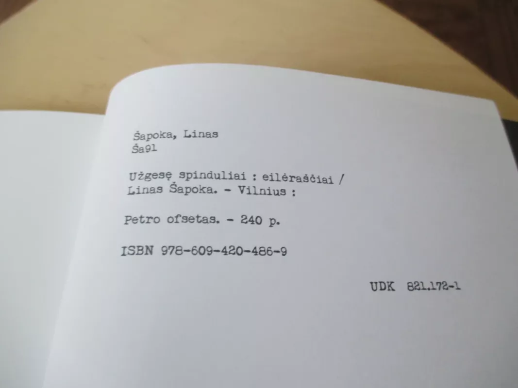 Užgesę spinduliai - Linas Šapoka, knyga 4