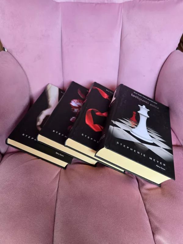 Saulėlydžio saga - Stephenie Meyer, knyga 3