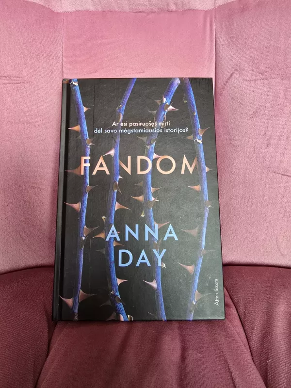 Fandom - Ana Day, knyga 2