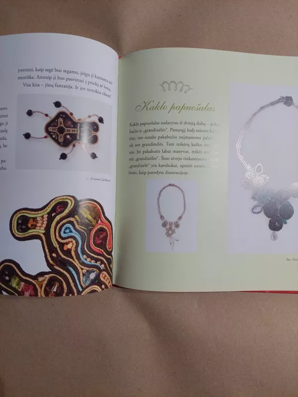 Sutažas. Žavūs papuošalai iš juostelių - Vytautas Žutautas, Aurelija  Jaruševičiūtė, knyga 4