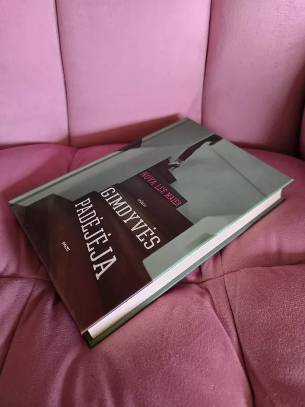 Gimdyvės padėjėja - Nova Lee Maier, knyga 3