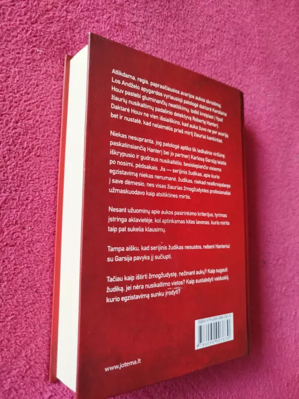 Stebintis mirtį - Chris Carter, knyga 4