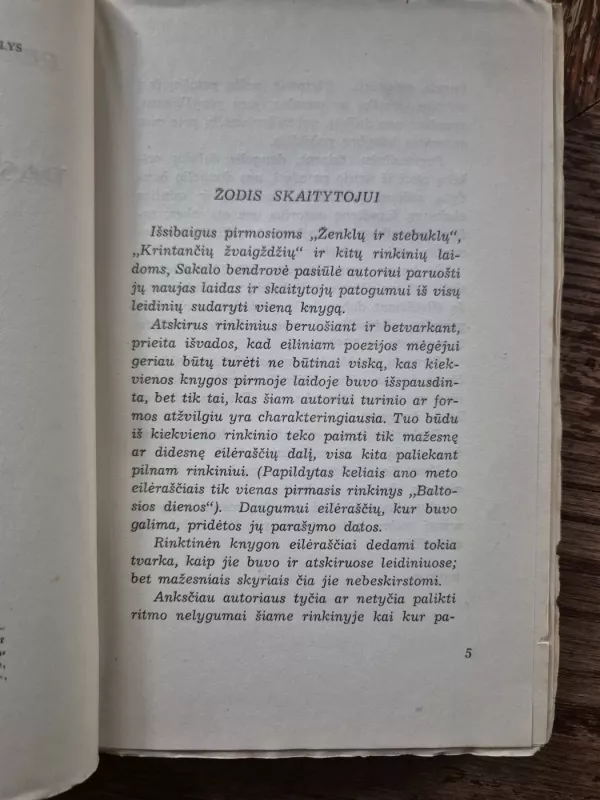 Per pasaulį keliauja žmogus: Rinktinė poezija - Bernardas Brazdžionis, knyga 4