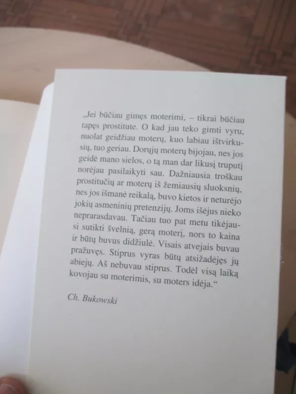 Moterys - Charles Bukowski, knyga 5