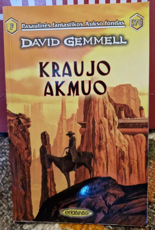 Kraujo akmuo (376) - David Gemmell, knyga 2