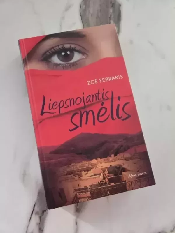 Liepsnojantis smėlis - Zoe Ferraris, knyga 2