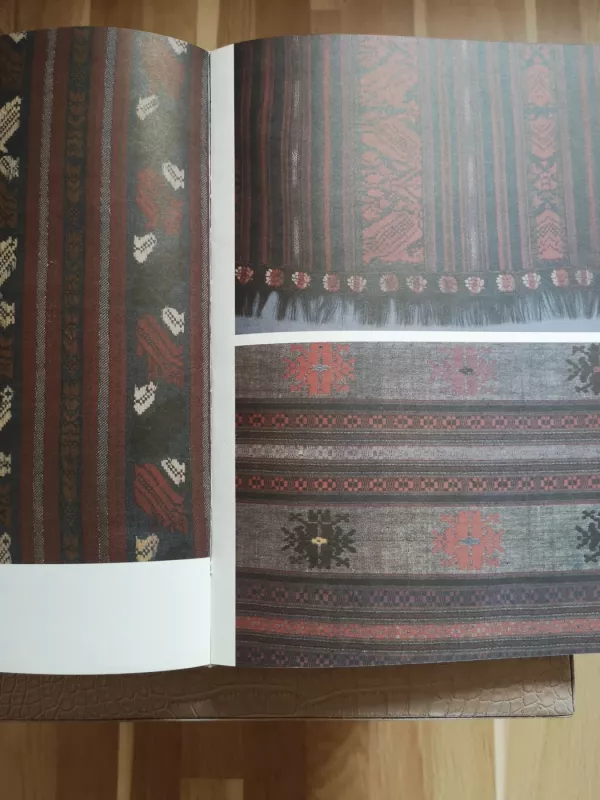 Lietuvių liaudies menas. Albumas - Autorių Kolektyvas, knyga 6