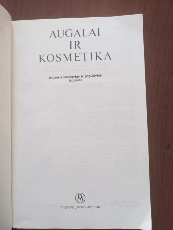Augalai ir kosmetika - Autorių Kolektyvas, knyga 3