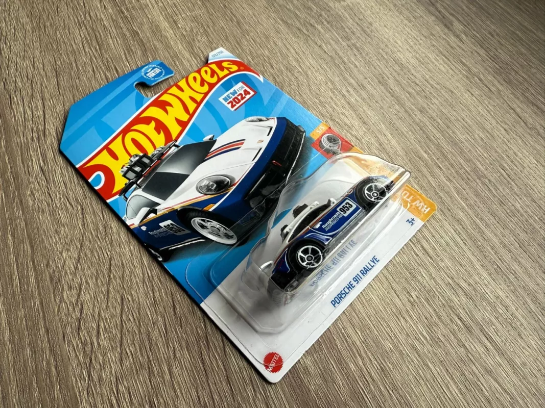 Porsche 911 Rallye Hot Wheels - , namai ir interjeras 3