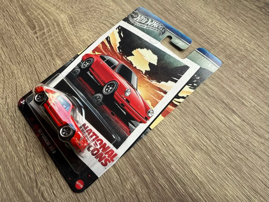 67 Porsche 911 R Hot Wheels Silver Series - , namai ir interjeras 4