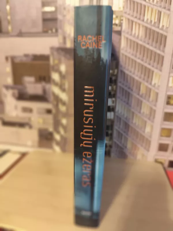 Mirusiųjų ežeras - Rachel Caine, knyga 3