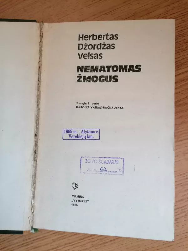 Nematomas žmogus - H. Uelsas, knyga 3