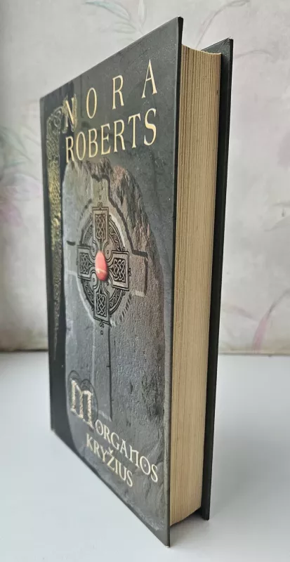 Morganos kryžius - Nora Roberts, knyga 3