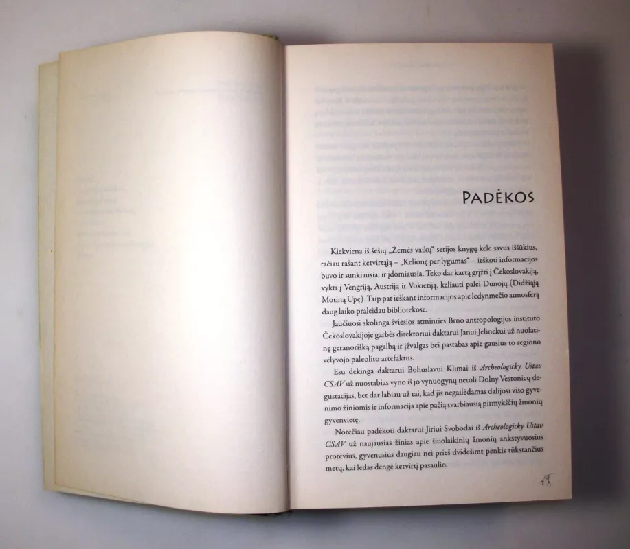 Pirmykštė moteris: kelionė per lygumas - Jean M. Auel, knyga 6