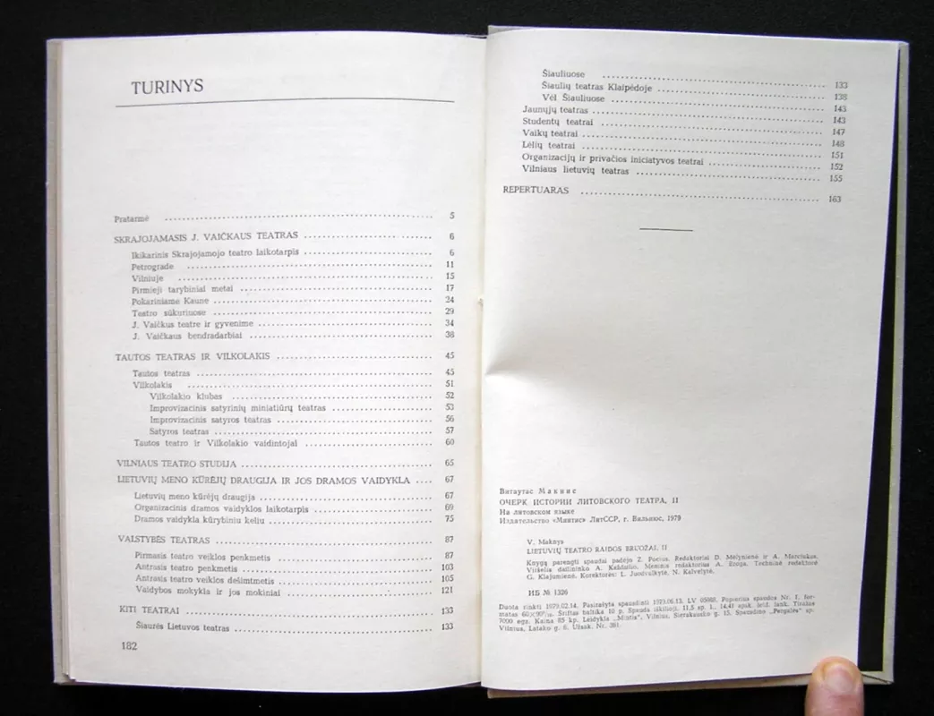 Lietuvių teatro raidos bruožai (2 knyga) - Vytautas Maknys, knyga 4