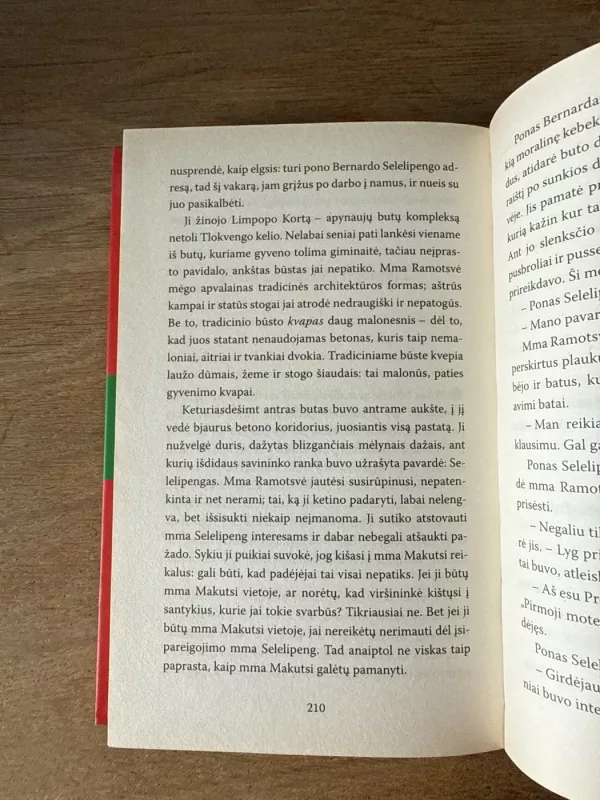 Kalahario raštvedybos mokykla vyrams - Alexander McCall Smith, knyga 6