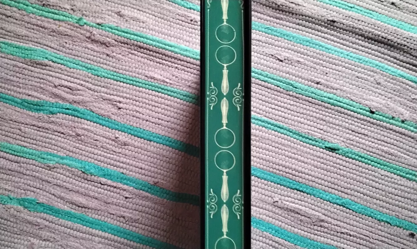 Murder at Holly House - Denzil Meyrick, knyga 3