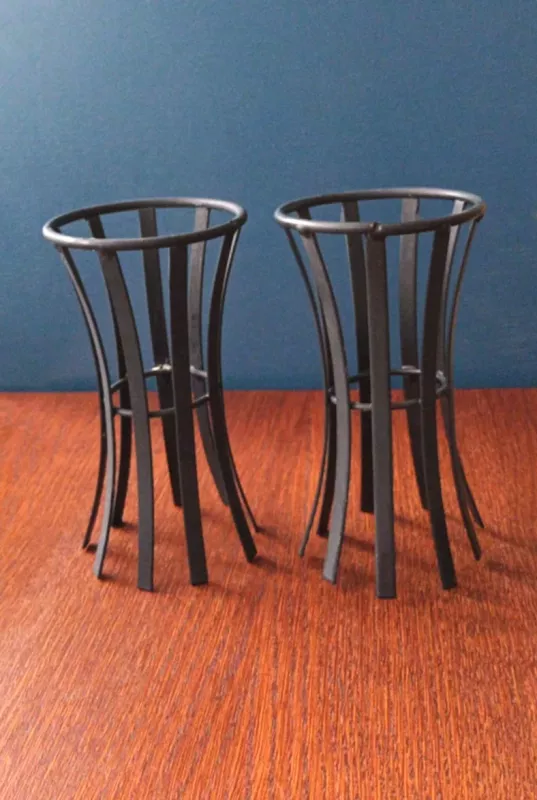 Dekoratyviniai metaliniai stovai gėlių vazonėliams ar žvakidėms, 2vnt. - , namai ir interjeras 2