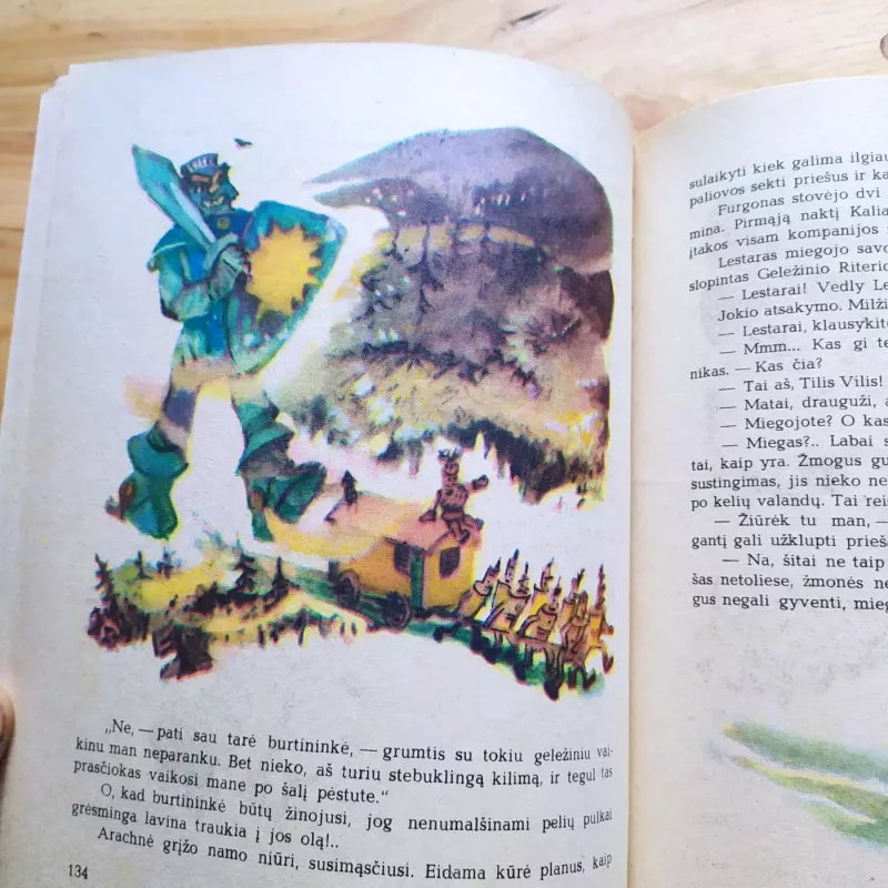 Geltonas rūkas - Aleksandras Volkovas, knyga 4