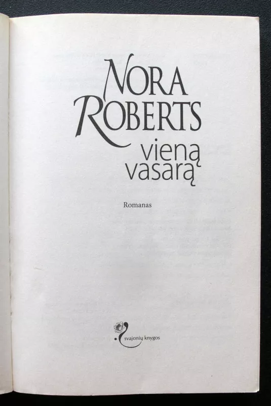 Vieną vasarą - Nora Roberts, knyga 3