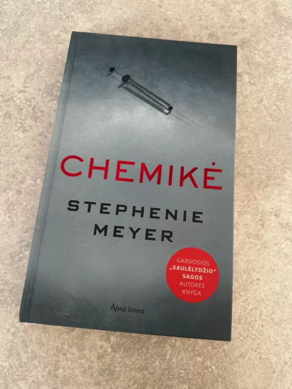 Chemikė - Meyer Stephanie, knyga 2