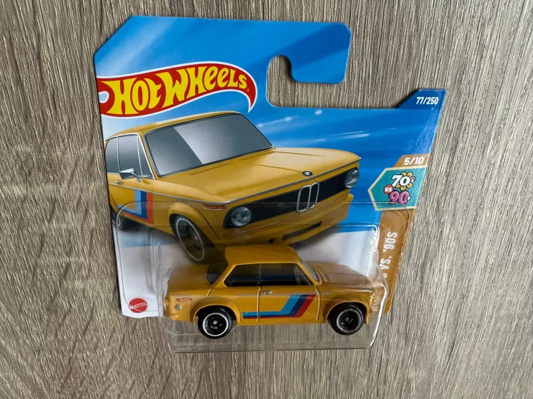 BMW 2002 Hot Wheels - , namai ir interjeras 5