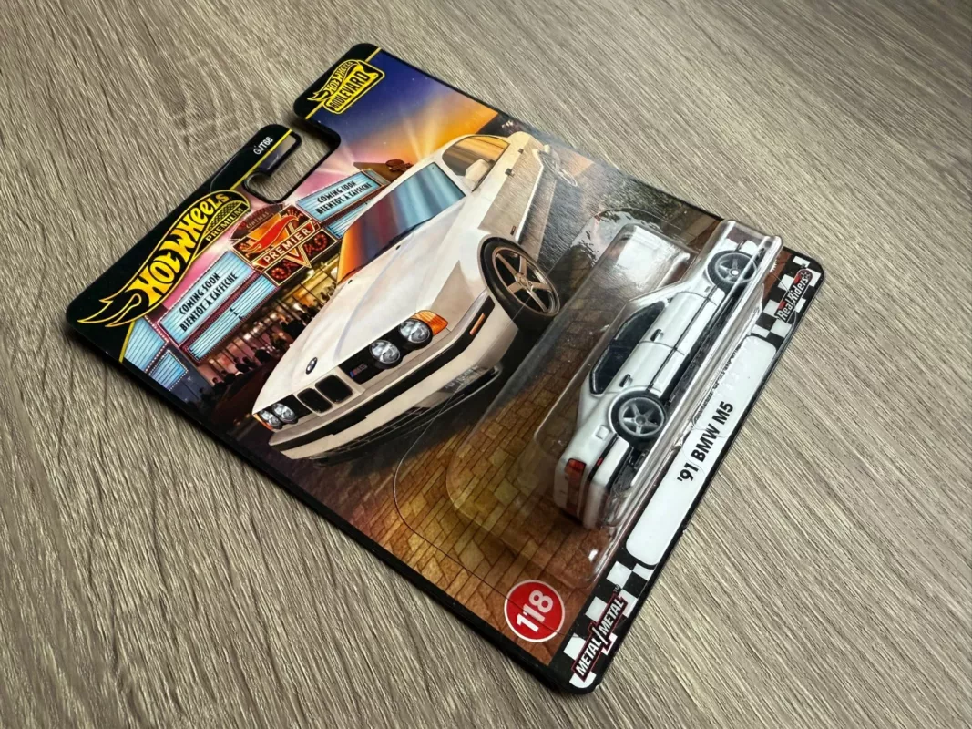 91 BMW M5 Hot Wheels Premium - , namai ir interjeras 3