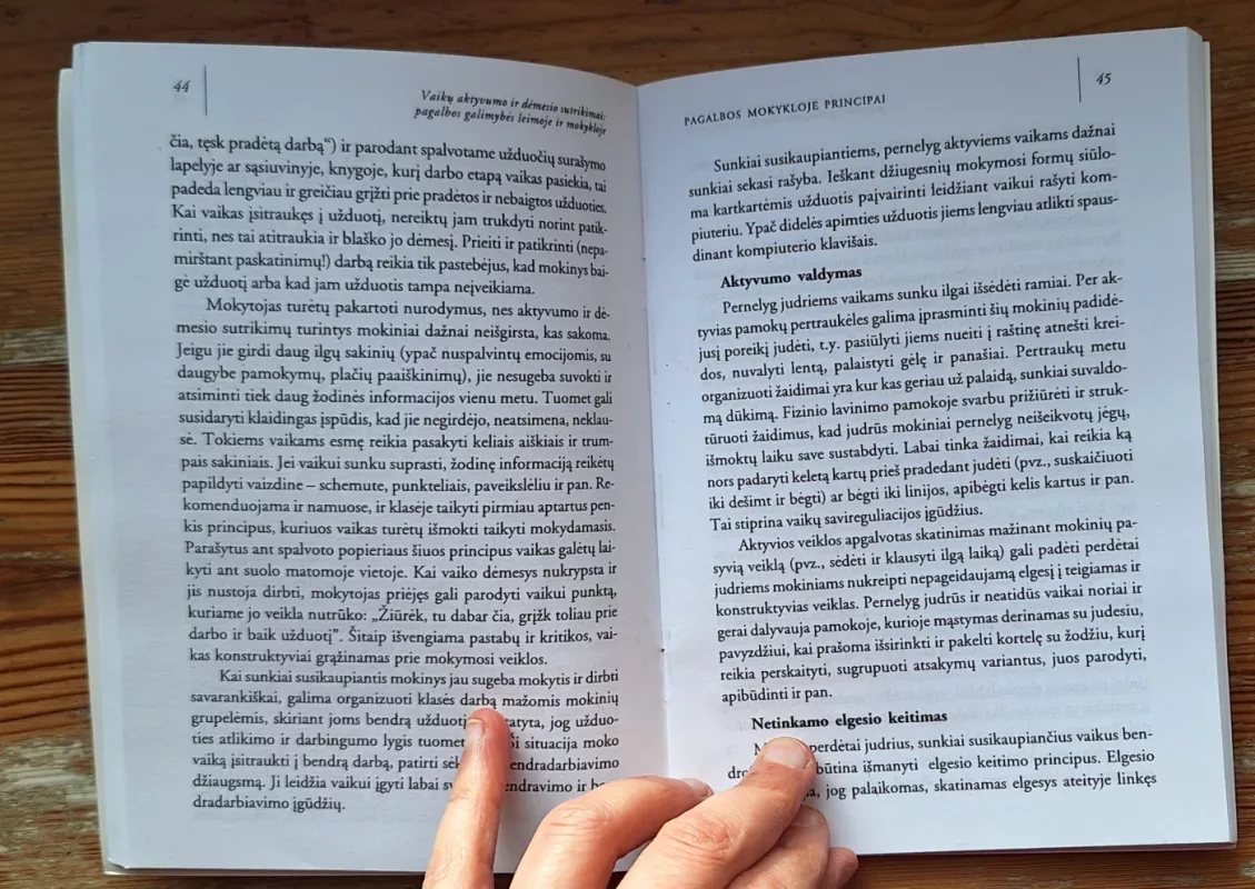 Vaikų aktyvumo ir dėmesio sutrikimai - Asta Dervinytė-Bongarzzoni,  Sigita Lesinskienė,  Irena urbanienė, knyga 5
