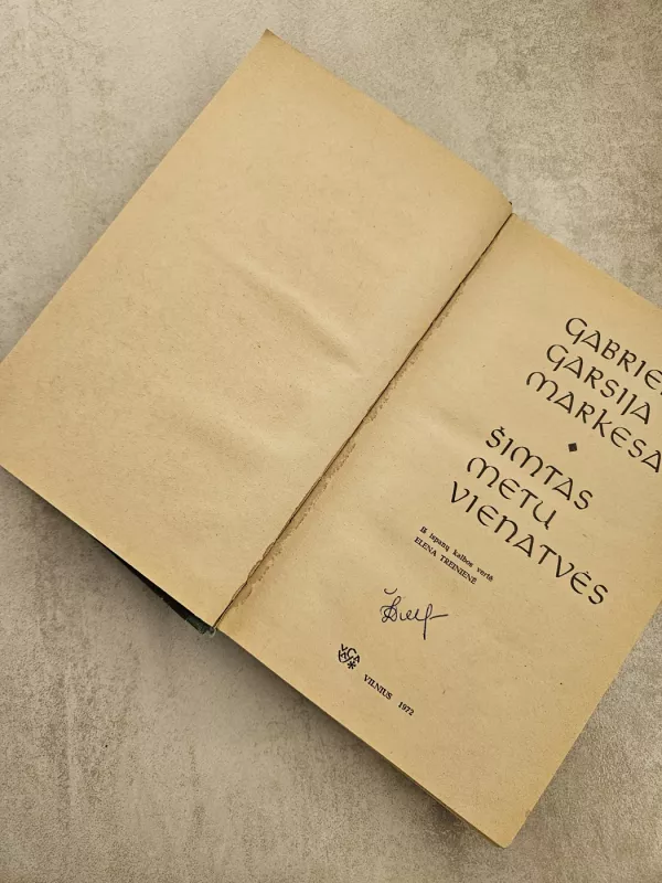 Šimtas metų vienatvės - Autorių Kolektyvas, knyga 3